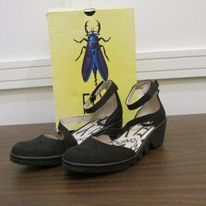 FLY London Women's Black Plan717fly Flat Size EU 37 US 6.5